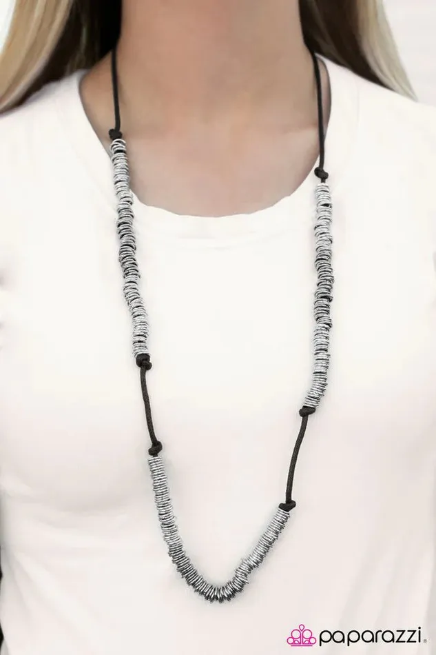 Necklaces Paparazzi Jewelry Paparazzi Necklace Ring Down The Curtain Black