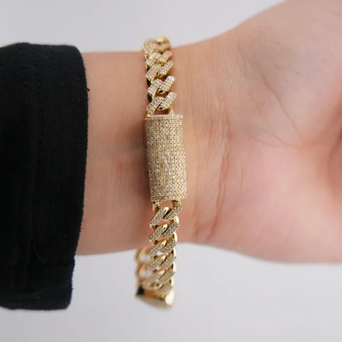 Bracelets AB and J 10k Gold Diamond Heart Bracelet 7in C714