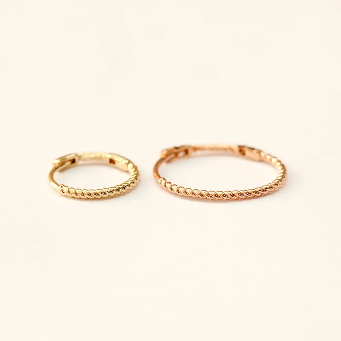Earrings MinimalBijoux 14K Gold Twist Oval Cartilage Hoop Earring