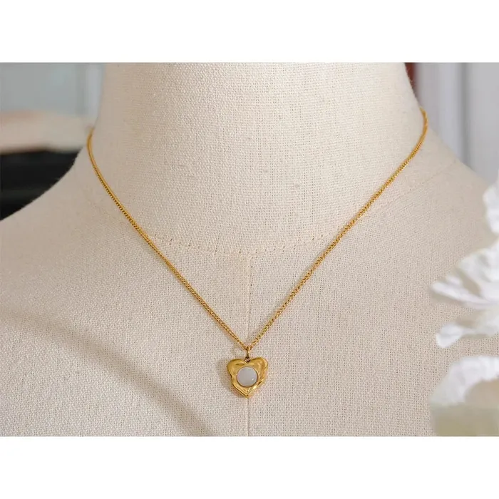 Mabel Love Co Necklaces Cat Eye Heart Pendant Necklace