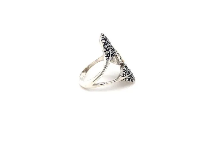Samuel B Rings Daun Ring